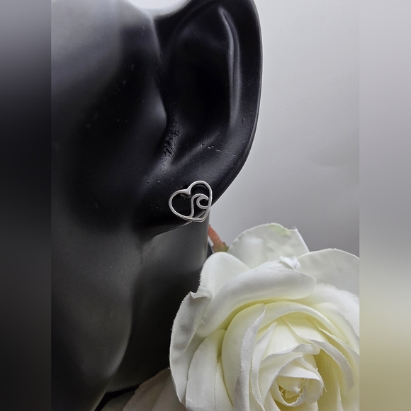 ❤️ SURFERS LOVE STERLING SILVER STUD EARRINGS - Picture 9 of 10